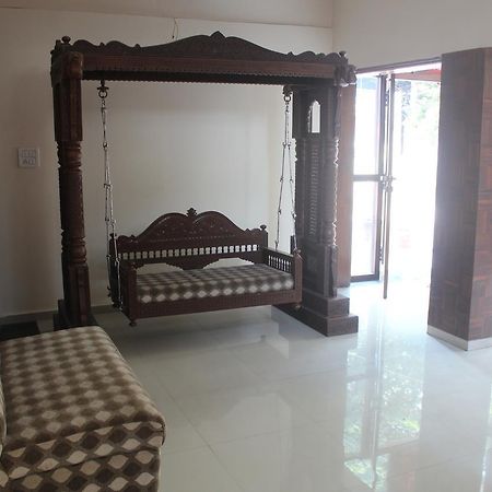 Royale Inn Vapi Exteriér fotografie