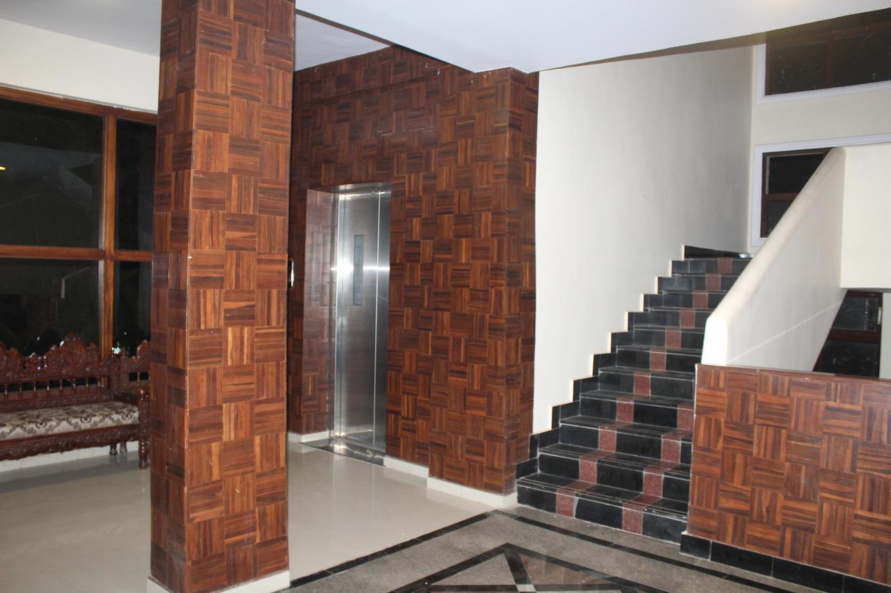Royale Inn Vapi Exteriér fotografie