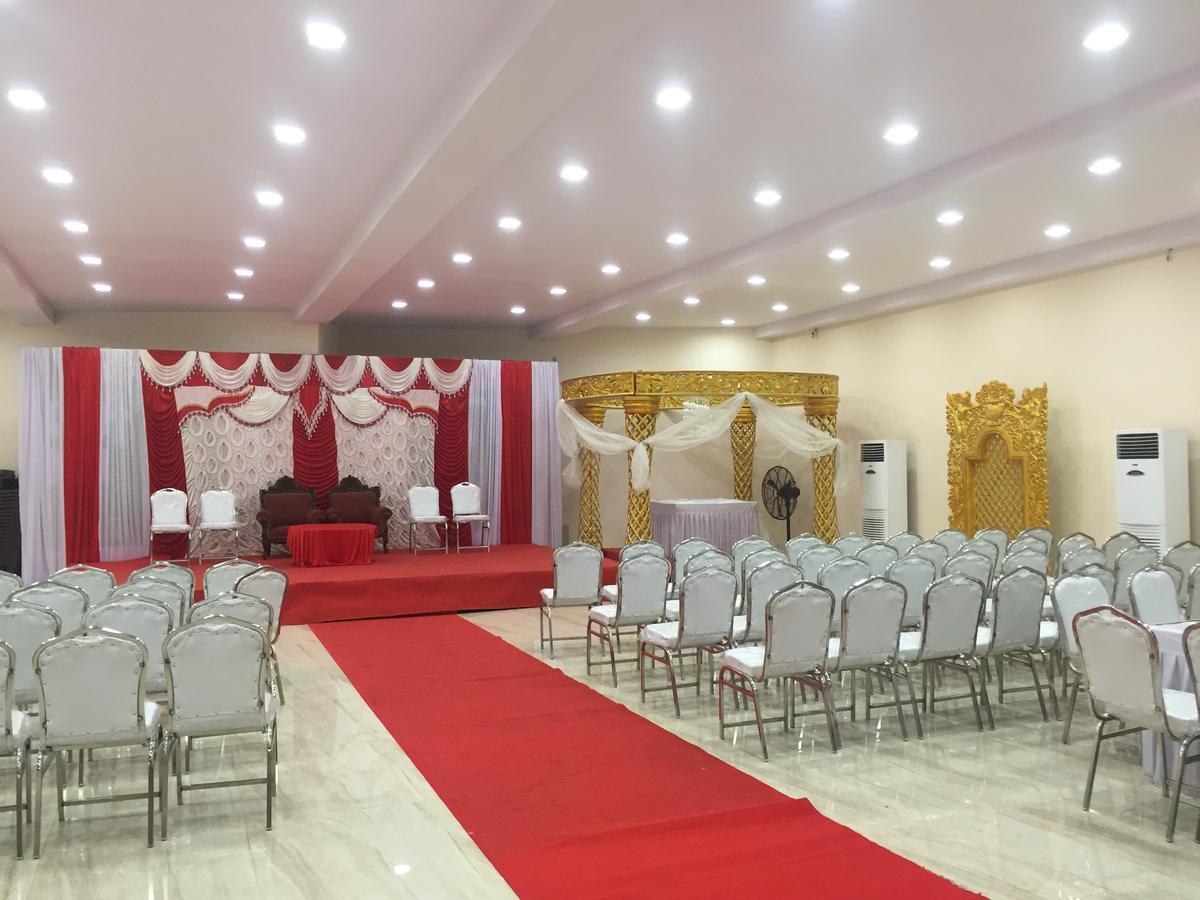 Royale Inn Vapi Exteriér fotografie