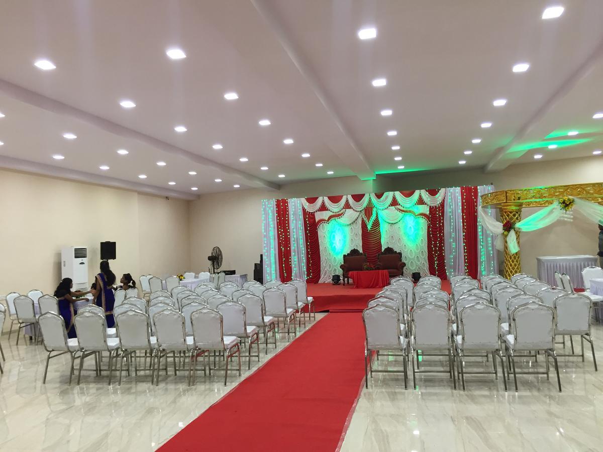 Royale Inn Vapi Exteriér fotografie